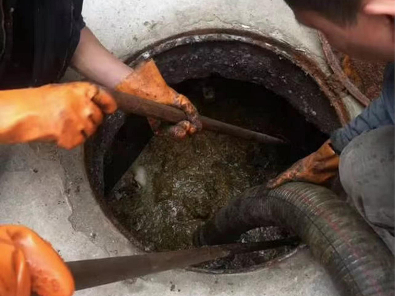 岳麓清理化粪池时如何避免沼气的危害?